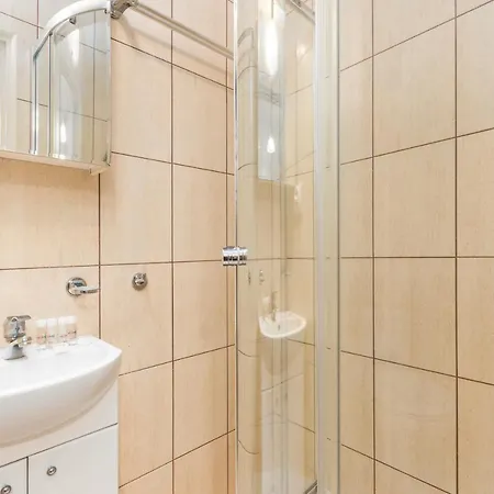 Apartment Studio Chmielna By Renters Warsaw